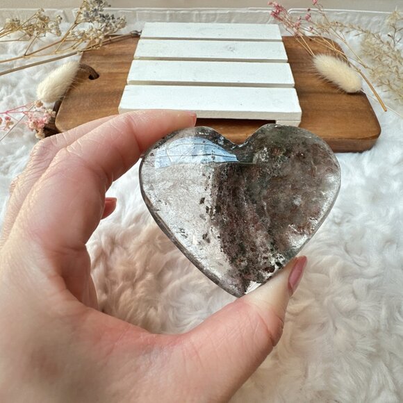 Garden Quartz Lodalite Heart Carving - Picture 3 of 7